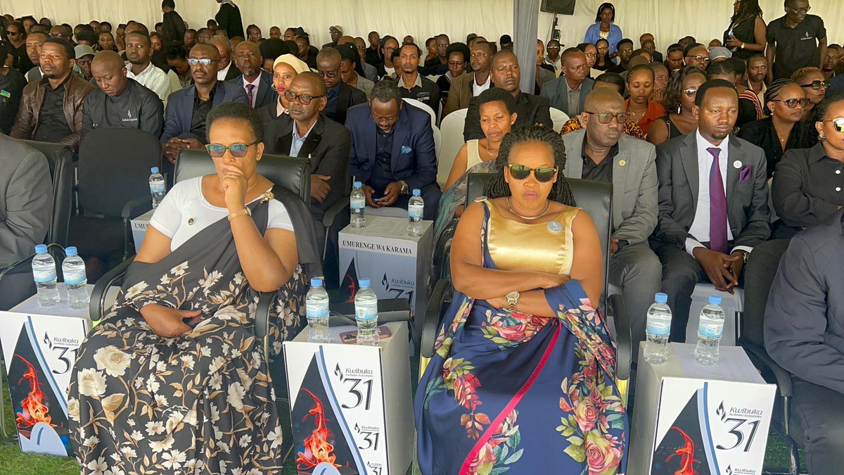 Ibuka_Rwanda's tweet photo. #Ibuka
Mu murenge wa Karama habaye igikorwa cyo kwibuka ku nshuro ya 31 Jenoside yakorewe Abatutsi muri uyu murenge.
Muri iki gikorwa hashyinguwe mu cyubahiro imibiri 12 y’abazize Jenoside yabonetse.
#Kwibuka31
#memories
#Refrection https://t.co/i1r1N43dR0