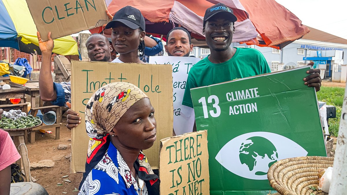 Oyindamola83629's tweet photo. “Ask not what your country can do for you; ask what you can do for your country.” – JFK 

At Waste2Art Nigeria, we’re driving change through cleanup, creativity, &amp; community impact in Ekiti. 💚♻️

Kudos to our amazing team!
#Waste2Art #ClimateAction #Ekiti https://t.co/kabZ1Pu0GT