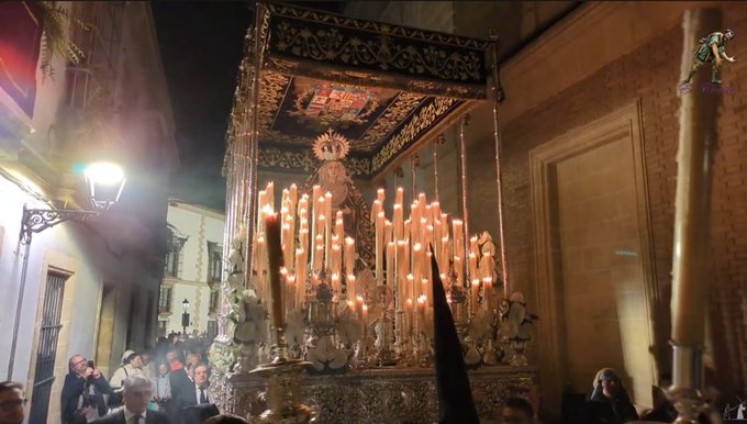 Nuestra Señora de las Lágrimas por la Calle Barranco en el Jueves Santo de Jerez de la Frontera 2025