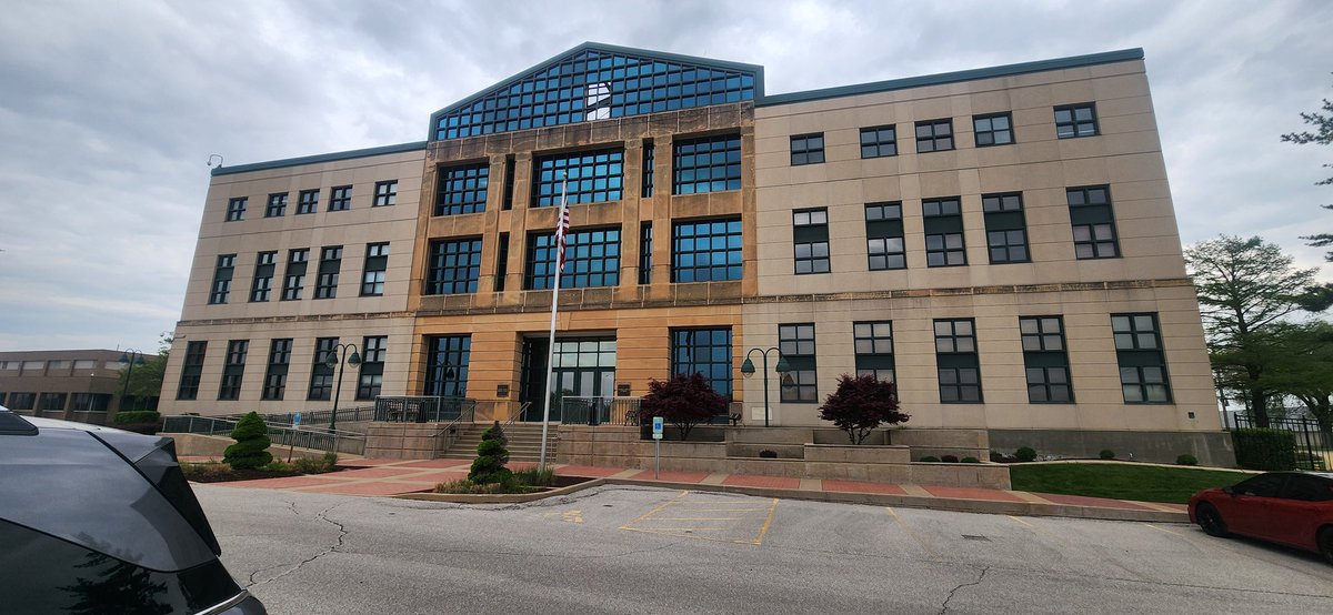 I got to go out to the East St Louis Federal courthouse for the first time on Friday. It was not a bad drive, but I'm not sure I want to make it a regular thing.