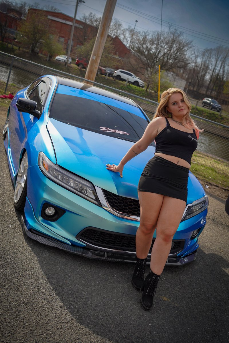 staytrippybbyy's tweet photo. Lil something to get your Mondays goin!🦋🩵
Cheers!
•
•
•
#carmodel #jdm #promogirl #legsfordays https://t.co/QhpyMZGJEo