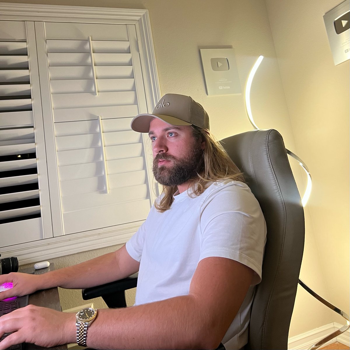 devoncnp's tweet photo. You want financial freedom?

Start a faceless YouTube channel.

Here’s a list of the TOP niches for 2025 (they make me $30k/month):

1) Streamer clips https://t.co/6ANhKilgfw