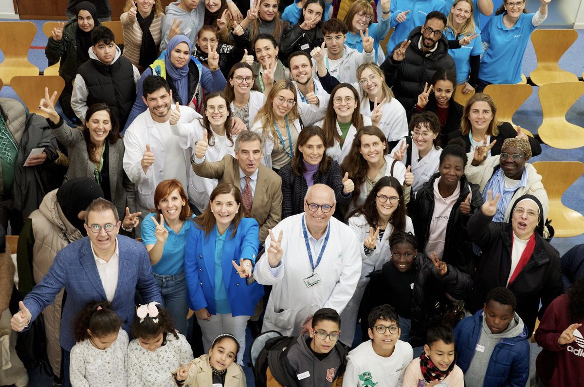 visionclinicB's tweet photo. 232 niño/as en riesgo de exclusión reciben revisión oftalmológica gratuita, gracias a la campaña #Invulnerables con Visión

🫶 Proyecto de @FundlaCaixa,  @sorluciacaram y @NaturalOpticsG que lidera nuestro especialista Sanchez-Dalmau en @hospitalclinic

🔗 https://t.co/6oL2IKOtIR https://t.co/dLvtfkczYc