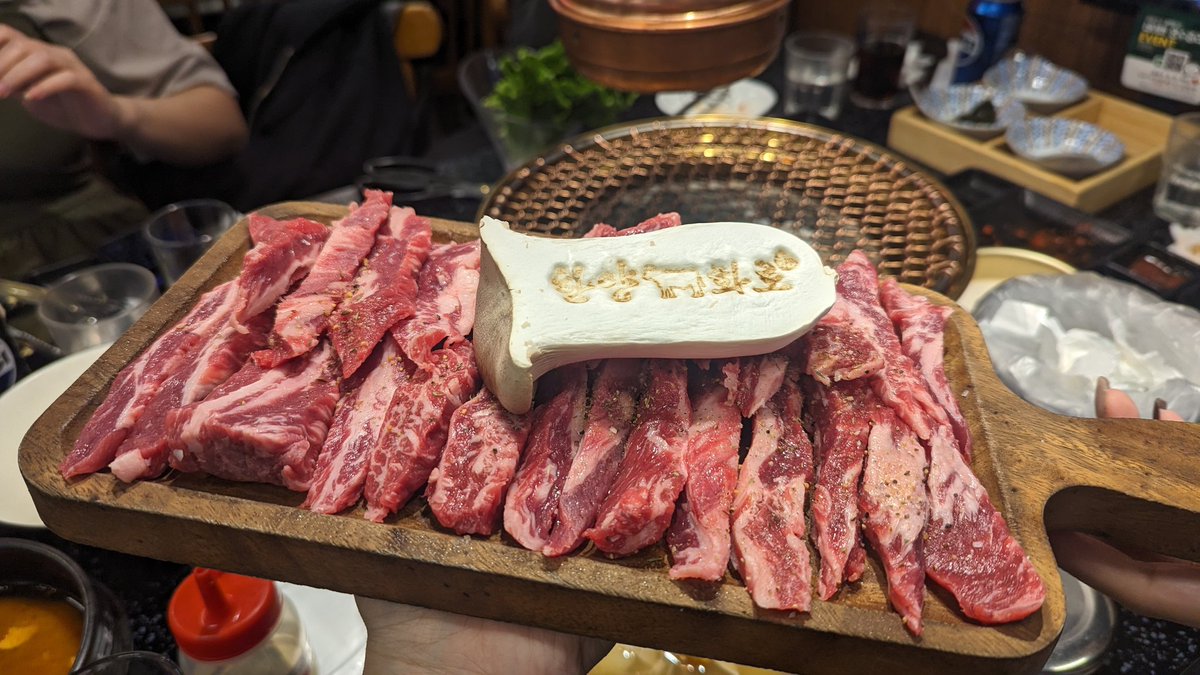 𝑪𝒊𝒏𝒅𝒚 𝑳. tweet media