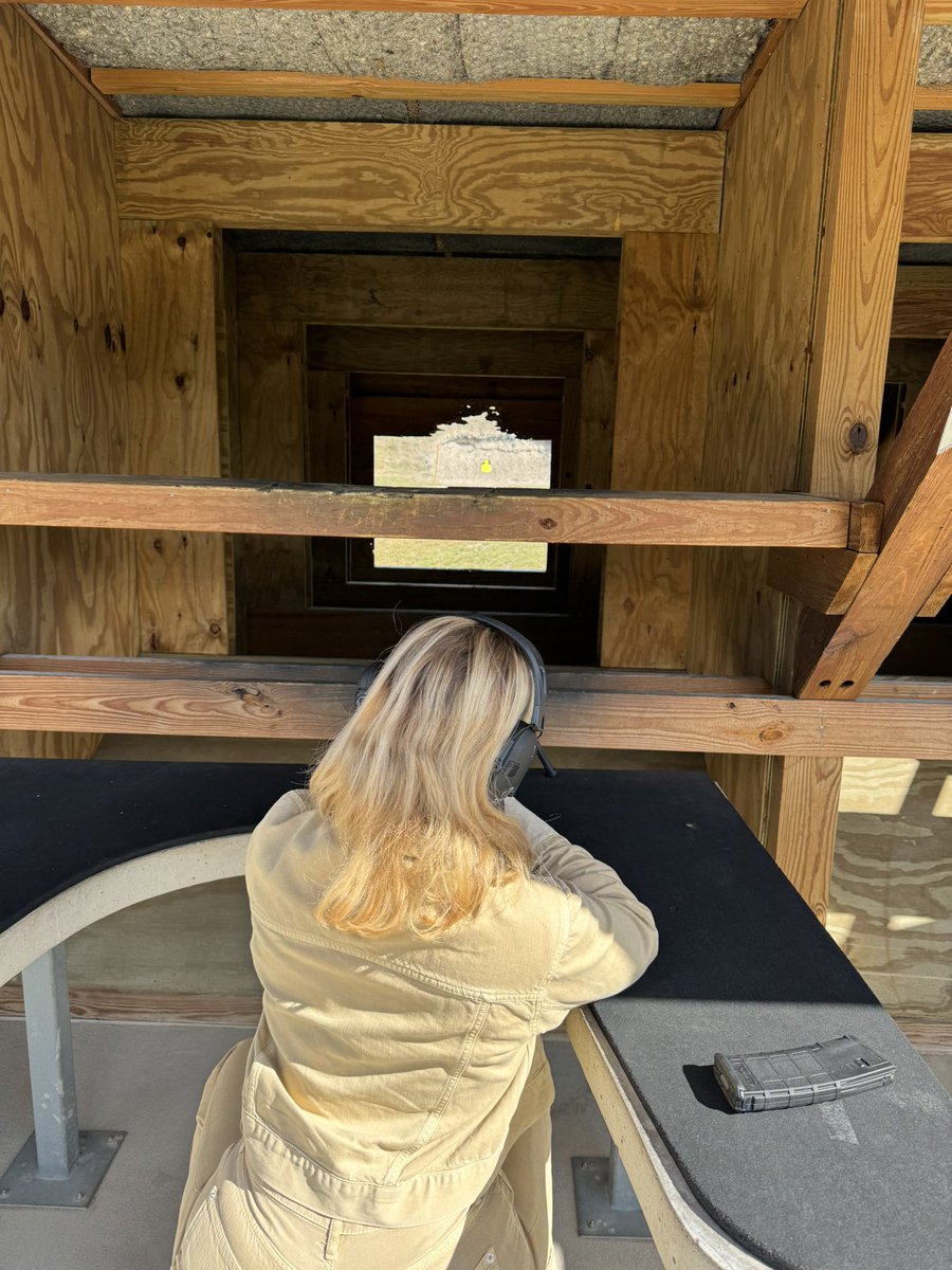 Cities are a tool — use them as that, and get out 

they can be great to level up, make connections, etc 

but stick around too long you’ll get caught up in it all — materialism, empty pursuits, fast pace 

once you've built a strong foundation (2-5 years) it’s time to get out