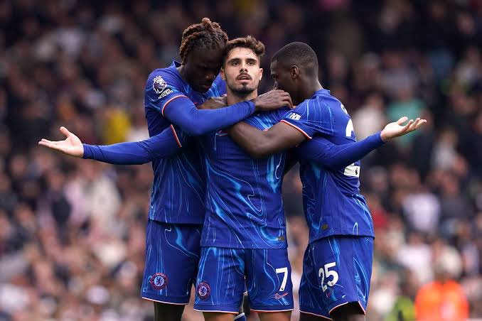 qubesmagazine's tweet photo. Pedro Neto’s Stoppage-Time Goal vs Fulham

Link: https://t.co/M3reI4YOEk
Hashtags:
#iSabiBall #TOIS #OnlyCongratulations #MondayMotivation #Chelsea #PedroNeto #PerfectMatchXtra #Vibranium https://t.co/saCKjaZIs5
