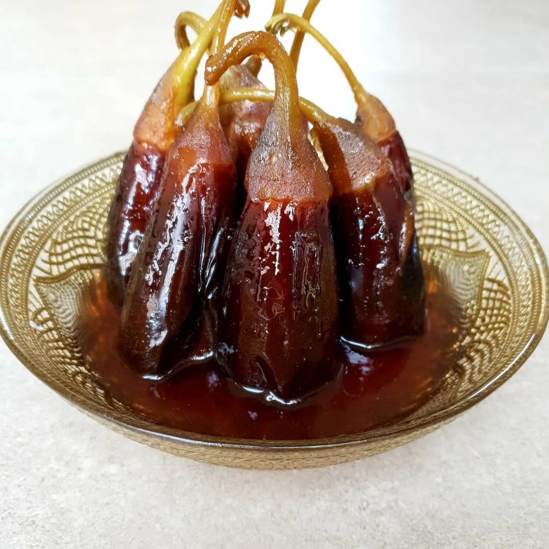 MounaNaceri's tweet photo. Candied baby eggplants recipe is made for #Mimouna, the Moroccan Jewish ceremony that marks Passover's end. This is a celebration of springtime "Renewal of Life".🇲🇦✡️🌿
#MoroccanMimounaRecipes #MoroccanGastronomy https://t.co/GMzDbuXHvv