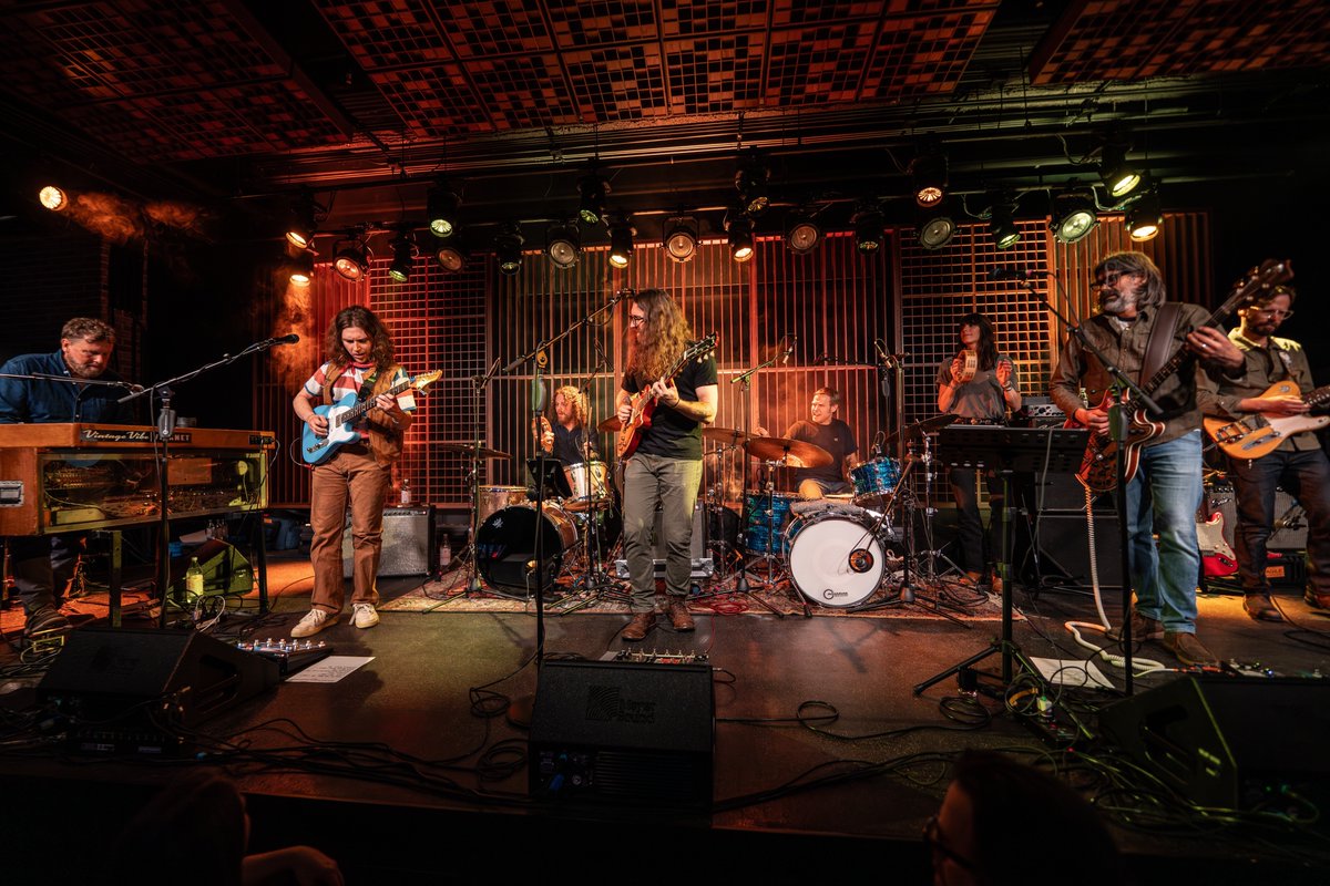 Meyer Sound potencia Garcia’s en Chicago con ULTRA-X40, 900-LFC y MJF-208.
“El mejor sonido del mundo”, dice Peter Shapiro.
Un venue íntimo con alma de estadio.
📍West Loop
#LATAMSTAGE #MeyerSound #FOH #audio #iluminación
👉 Seguí a <a href="/LATAMSTAGE/">Latam Stage 🇦🇷</a> para más sonido top.