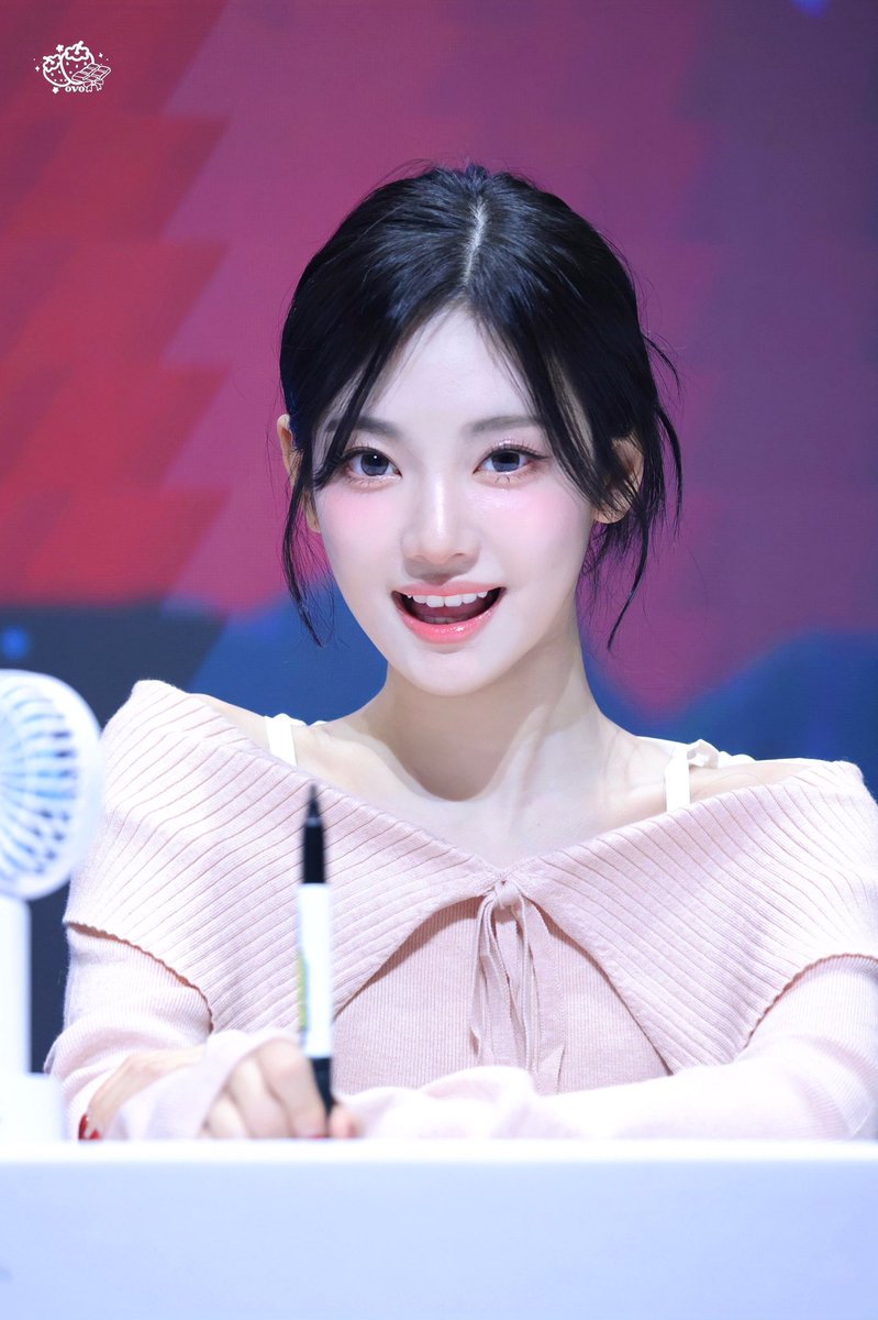 jaeymiint's tweet photo. Selamat 93 bulan ayang yg ambekan @yiezhuoc  , i love youuu aku sayang kamu https://t.co/XrAWNCZwJn
