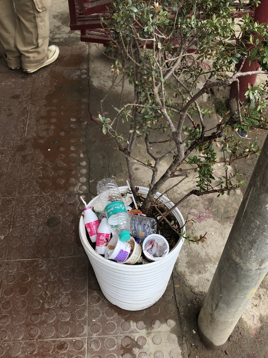 ArenbaQ's tweet photo. Be for real! Some uncivilised folks decided to dump their trash here. We are never going forward with this behaviour. https://t.co/dG8arg2o8D
