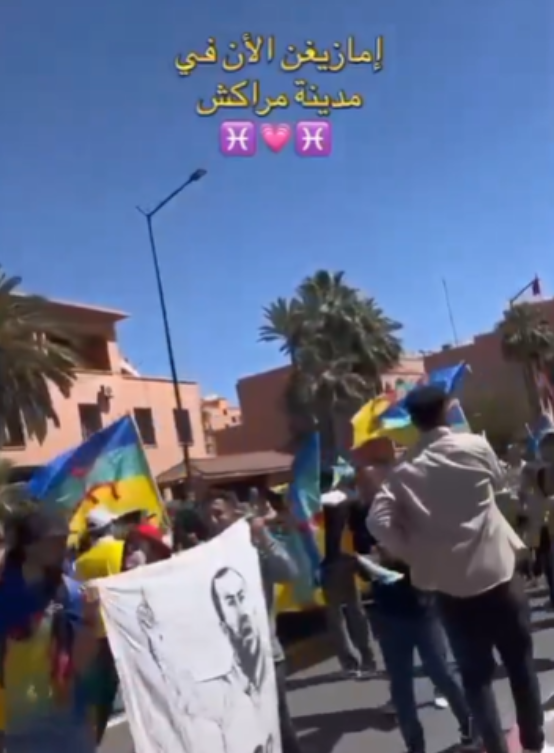 TeleMytho's tweet image. 🔥 URGENT 🇲🇦

Après les manifs pro-amazigh de dimanche au Maroc, répression violente dans le Rif : des bâtiments incendiés, tensions en hausse. 

La monarchie répond par la force 😳. #Rif #Amazigh #Maroc #Répression