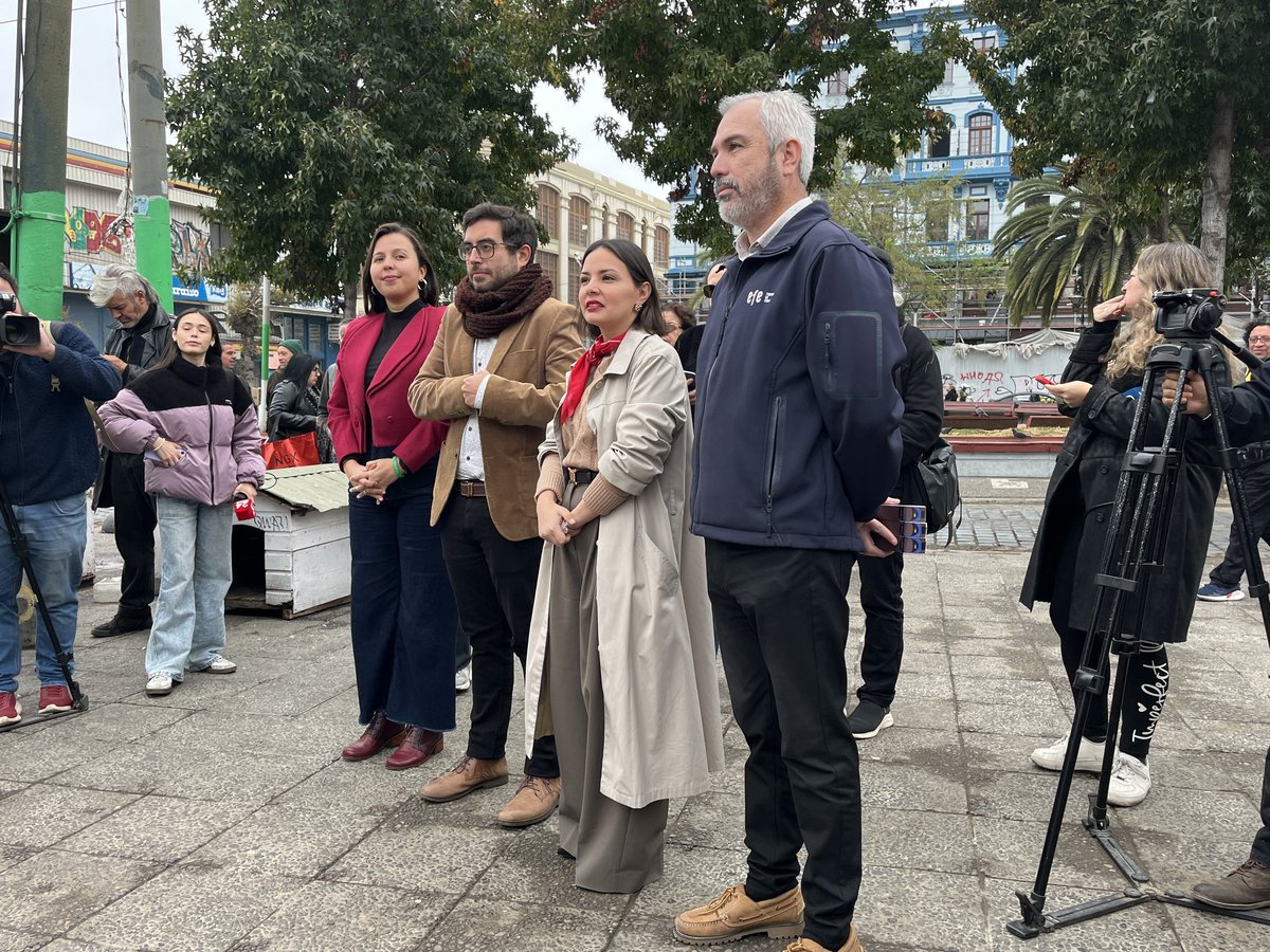Hoy estuvimos en el lanzamiento de los #TrenesCulturales junto al ministerio <a href="/culturas_cl/">Ministerio de las Culturas</a> y  <a href="/MunicipioValpo/">Muni Valparaíso</a>, invitando a esta gran jornada de conciertos 🎙y actividades gratuitas este 26 y 27 de abril en Barrio Puerto. 
Usa el tren y llega a vivir esta gran fiesta 🚆.
