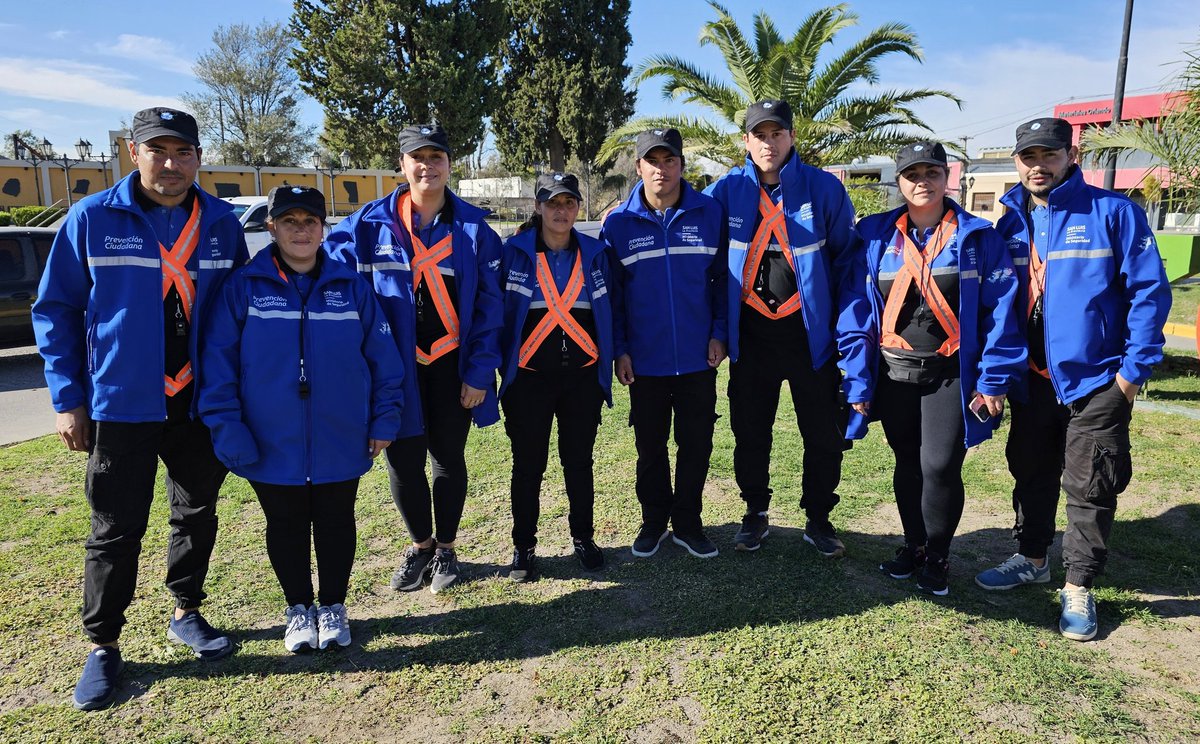 Todo el equipo de la patrulla de Justo Daract recibio su indumentaria de invierno. Gracias por acompañarnos senador <a href="/Adolfocl11/">Adolfo Castro-Luna</a> en esta entrega tan importante para los preventores, lo que ayudará a que puedan recorrer las calles más abrigados en la época más fría del año.