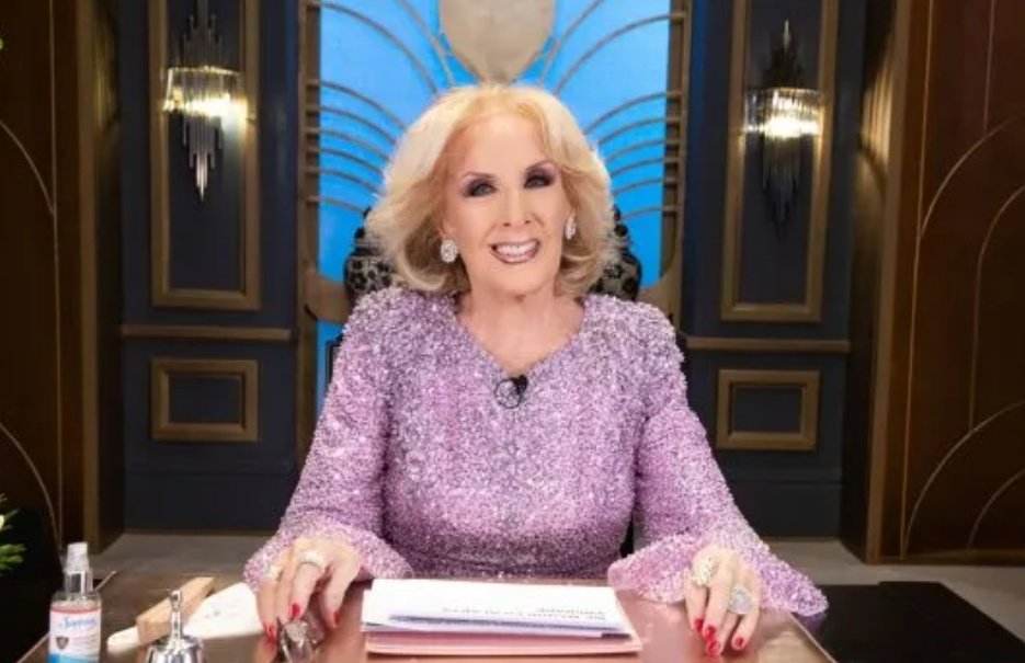 ElLauchaOkey's tweet photo. MIRTHA HA VISTO:
-8 Papas 
-34 Presidentes argentinos
-18 Presidentes estadounidenses
-22 Mundiales de fútbol
-4 Reyes de Inglaterra
-3 Eliminaciones de Catalina https://t.co/PS1PaFq8Ee