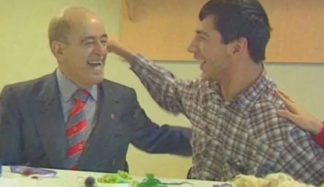 Fabrikalar yaptım, evler yaptim ama çocuğumun ayağına bir çift ayakkabı alıp yürütemedim. En büyük zenginlik, sağlıktır.

-Sakıp Sabancı