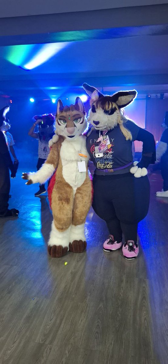 Me and <a href="/rubysionnach/">Ruby Sionnach</a> at <a href="/eventopatas/">Evento Patas</a> furry convention in Brazil! 💜

#sallylauderdale #ssbbw #bbw #fatfurs #fatfursona #fursuit #fursuiter #furry #furryfandom #furrybrasil 🇧🇷