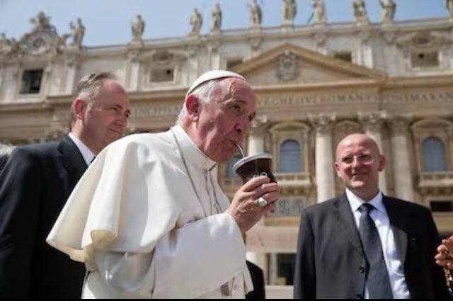 Me quedará siempre esta imagen de Francisco, les guste o no el argentino más influyente de nuestro tiempo
#PapaFrancesco