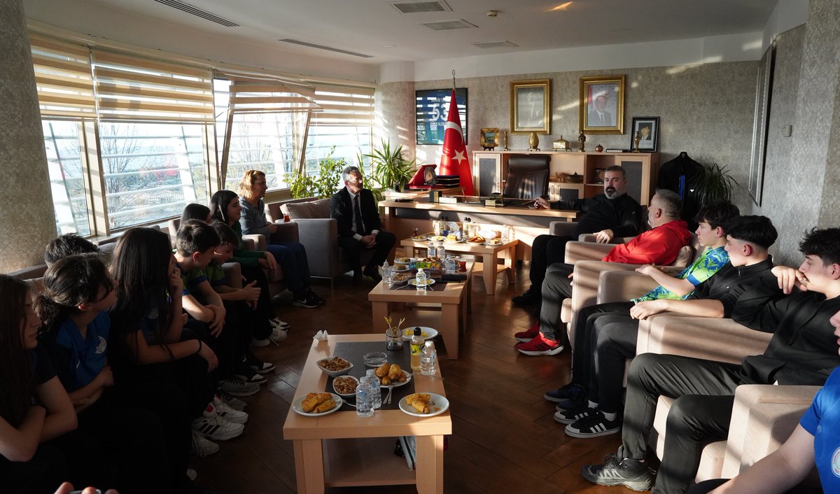 Türkiye finallerine katılma başarısı göstererek adını son 8 takım arasına yazdıran Güneysu Spor Lisesi futbol takımı ile Fatih Ortaokulu; okul sporları Türkiye 4.'sü Yıldız Erkekler hentbol takımı ve Türkiye şampiyonası 6.'sı Yıldız Kızlar voleybol takımı, Başkanımız İbrahim