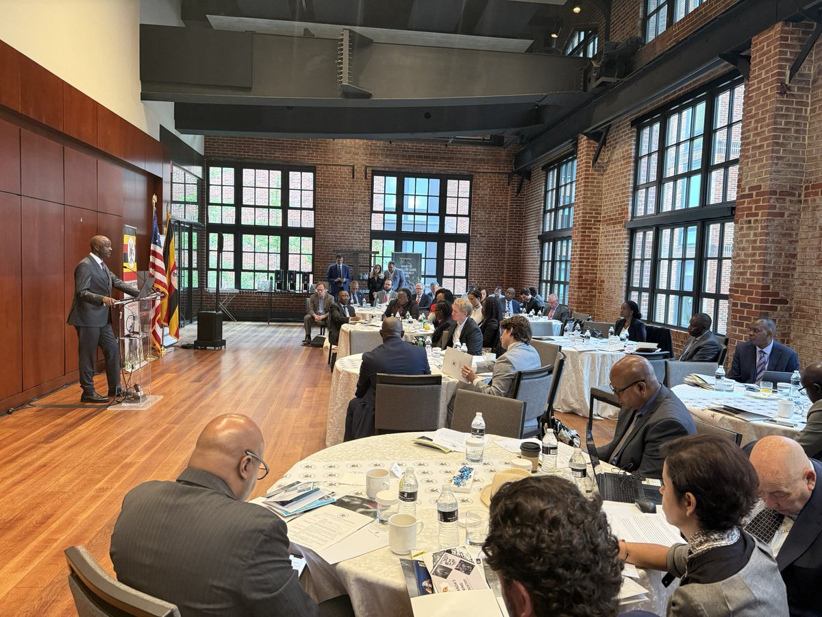 UgaEmbaWashDC's tweet image. Today,Uganda Embassy held ‘Uganda-United States Investment Breakfast Meeting’ to provide an overview of Uganda’s economy, investment climate and opportunities to invite and enhance U.S private sector investment in 🇺🇬
@RobieKakonge_ @rggoobi @mofpedU @UgandaMFA @henrymusasizi1