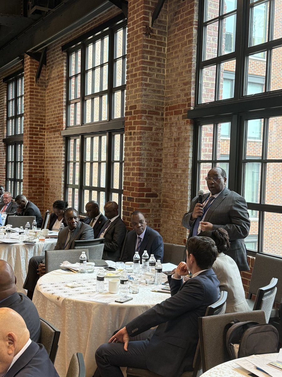 UgaEmbaWashDC's tweet image. Governor of @BOU_Official makes presentation on Bank of Uganda’s Domestic Gold Purchase Program (DGPP) to grow and diversify national reserves and promote value addition in domestic mining industry at ‘Uganda-United States Investment Breakfast Meeting’ 🇺🇬 🇺🇸
@UgandaMFA