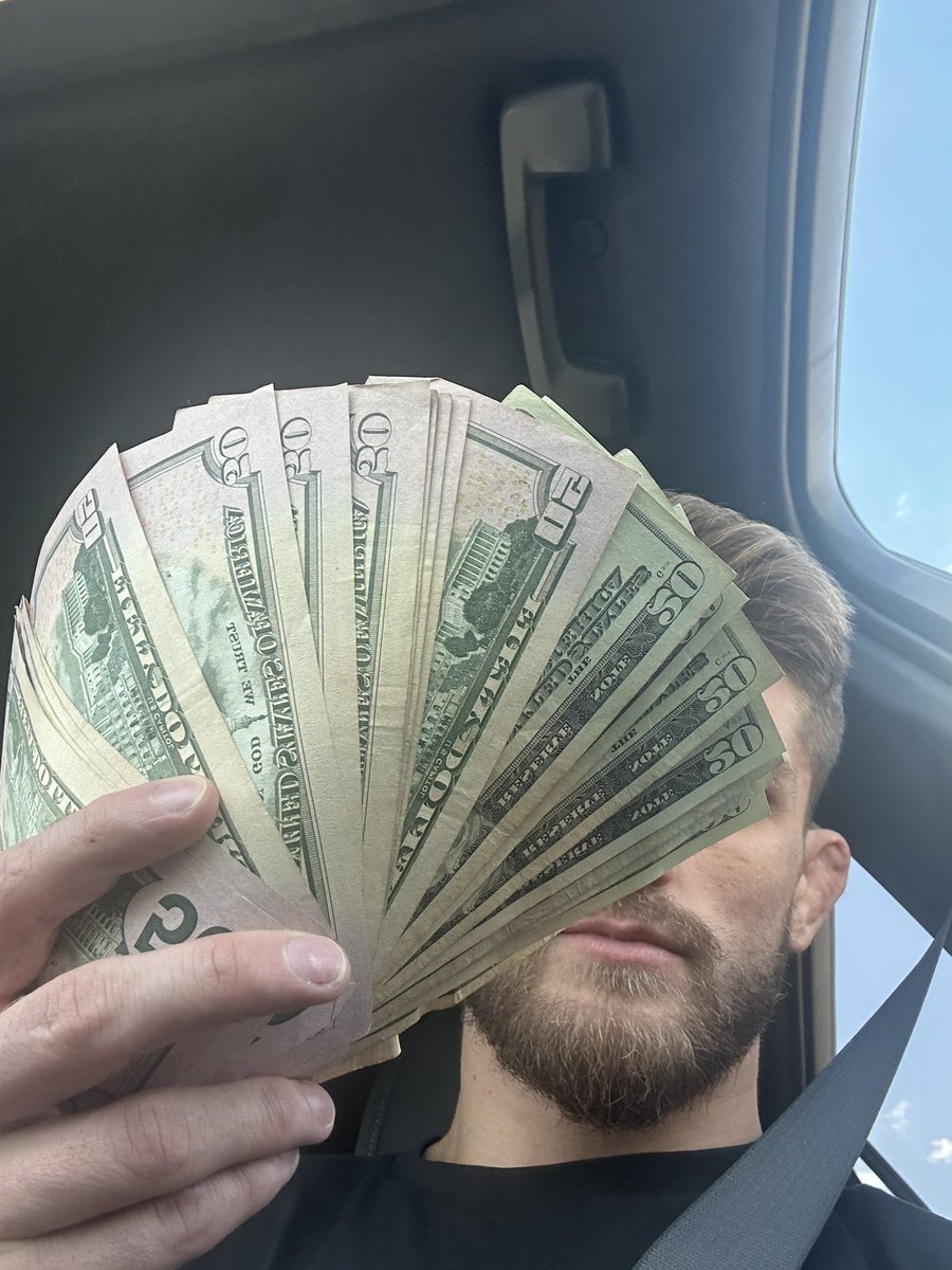 Best way to serve is to empty your wallets for the king 🐷🐷🐷

OnlyFans.com/mastercolton

fansly.com/mastercolton47…