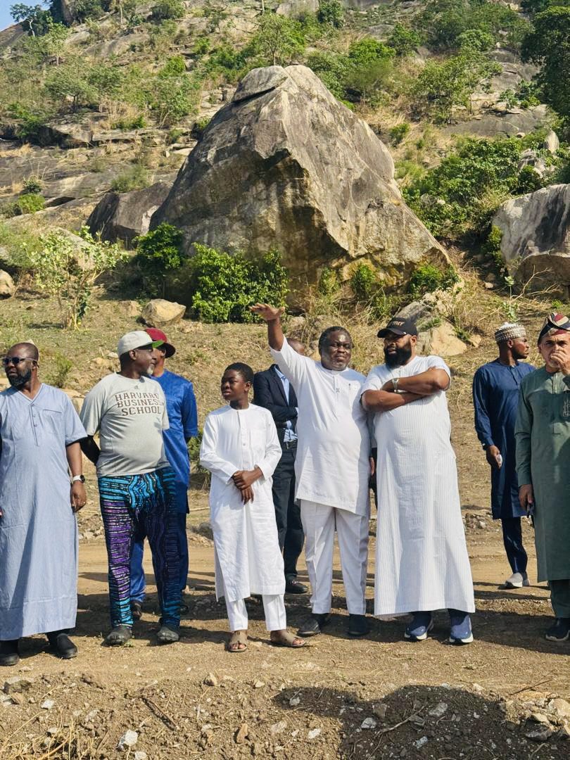 ZayyanuaSale's tweet photo. This visionary project is set to transform the area into a major tourism and economic hub, creating opportunities and boosting the image of Niger State on the national and global stage.

#NewNiger #SustainableDevelopment #ZumaRock #GovernorBago #TourismBoost #NigerRising https://t.co/uQSn6vDTKE