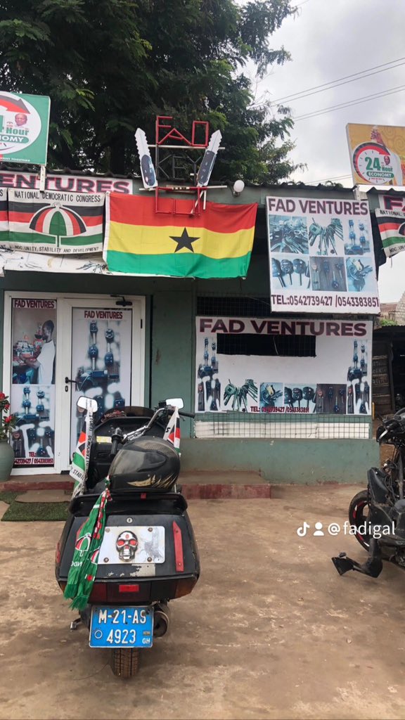 FadigaKusi's tweet photo. My people, 3y3 zu! 3y3 za! Irespectfully call on H.E. John Dramani Mahama, leader of Ghana’s 24-hour economy initiative, and the leadership of the NDC, to intervene in an urgent situation concerning a vital piece of government property at Ahodwo Roundabout https://t.co/nsgx3RlwKL