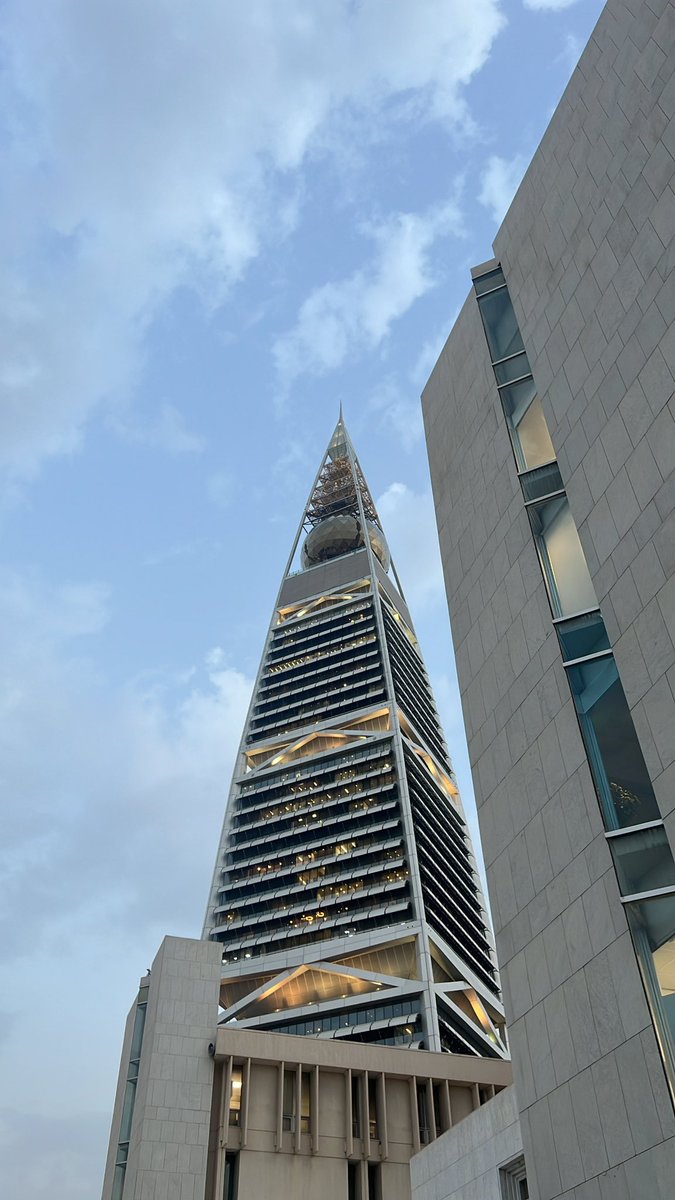 llxziq's tweet photo. احب لما تنلغي المحاضرات ✨ https://t.co/POTUVGIfuY