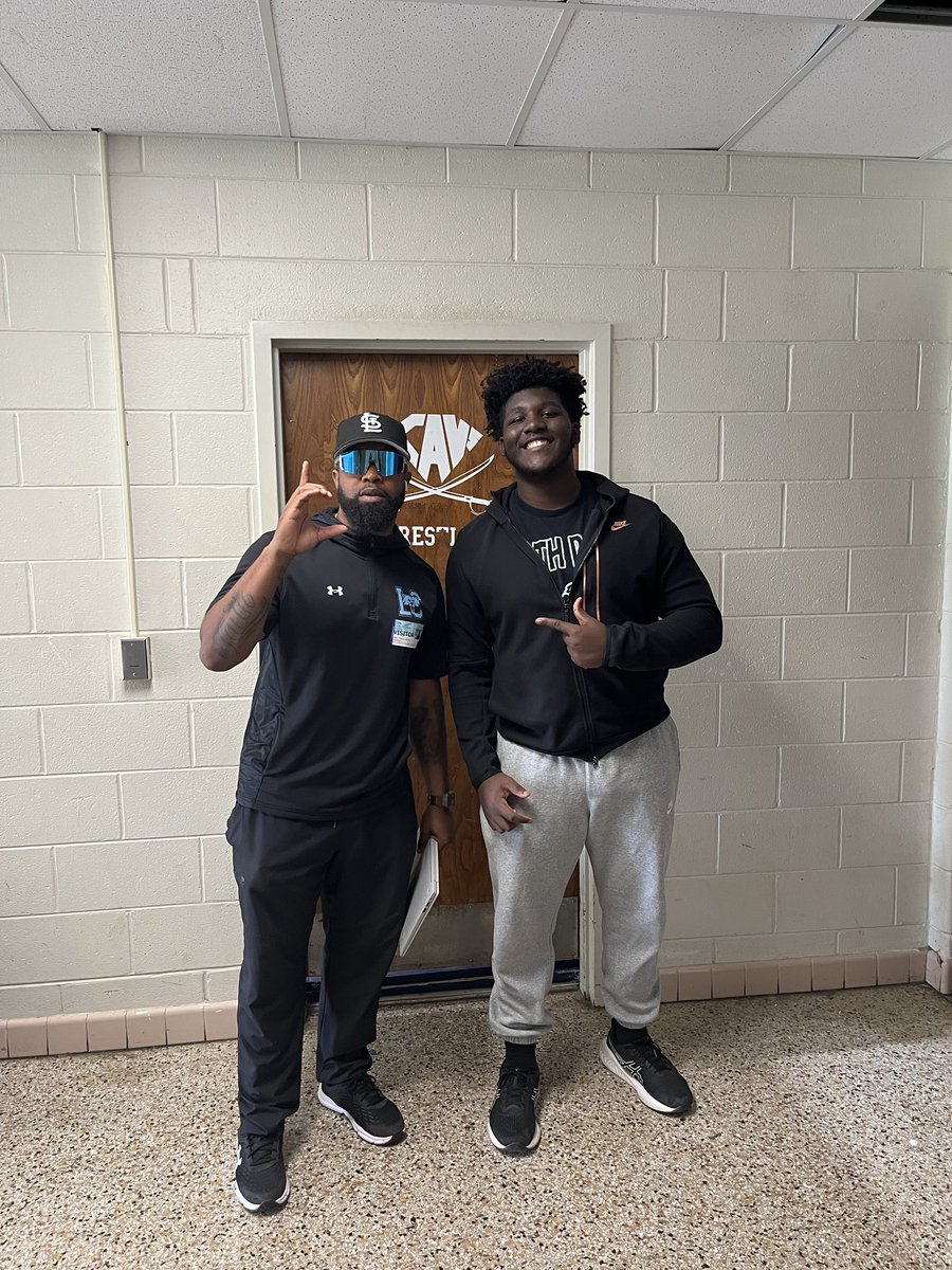 #AGTG after a great conversation I am Blessed to receive an offer from <a href="/LivingstoneFoo1/">LivingstoneFoo1</a>‼️

<a href="/CoachWaters_/">Brock Waters</a> <a href="/Its_Coach_A/">Coach Alexander</a> <a href="/CoachTyy/">Tyler</a> <a href="/WillVapreps/">Will Vapreps Garlick</a> <a href="/cccavsfootball/">cccavsfootball</a>