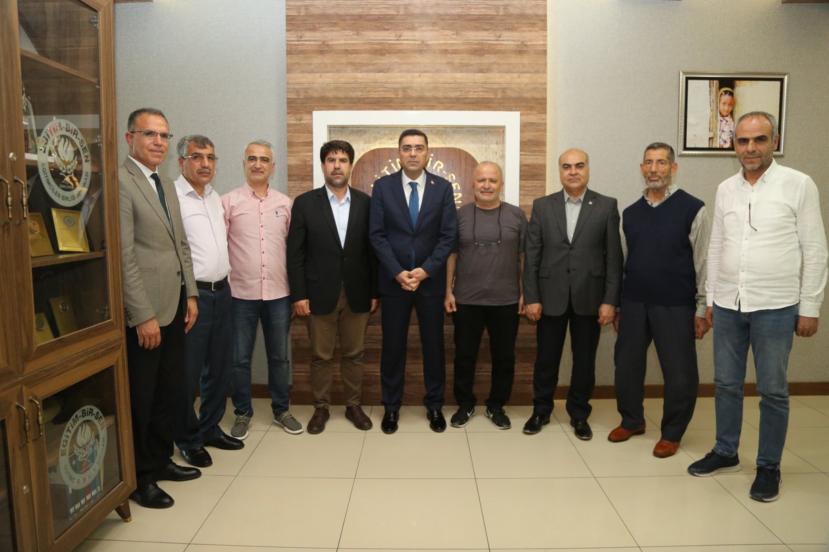 İbrahim COŞKUN (@ibrahimcoskun63) on Twitter photo Şanlıurfa İl Emniyet Müdürü Sn:Atilla Aksoy sendikamızı ziyaret etti.
İlimizde güven ve huzurun yerleşmesi için yapılan çalışmalar hakkında hasbihal ettik.Ziyaretlerinden ve sıcak muhabbetlernden dolayı teşekkür ediyor,çalışmalarında başarılar dilyorum
<a href="/_aliyalcin_/">Ali YALÇIN</a> <a href="/Atilla__Aksoy/">Atilla AKSOY</a> Şanlıurfa İl Emniyet Müdürü Sn:Atilla Aksoy sendikamızı ziyaret etti.
İlimizde güven ve huzurun yerleşmesi için yapılan çalışmalar hakkında hasbihal ettik.Ziyaretlerinden ve sıcak muhabbetlernden dolayı teşekkür ediyor,çalışmalarında başarılar dilyorum
<a href="/_aliyalcin_/">Ali YALÇIN</a> <a href="/Atilla__Aksoy/">Atilla AKSOY</a>