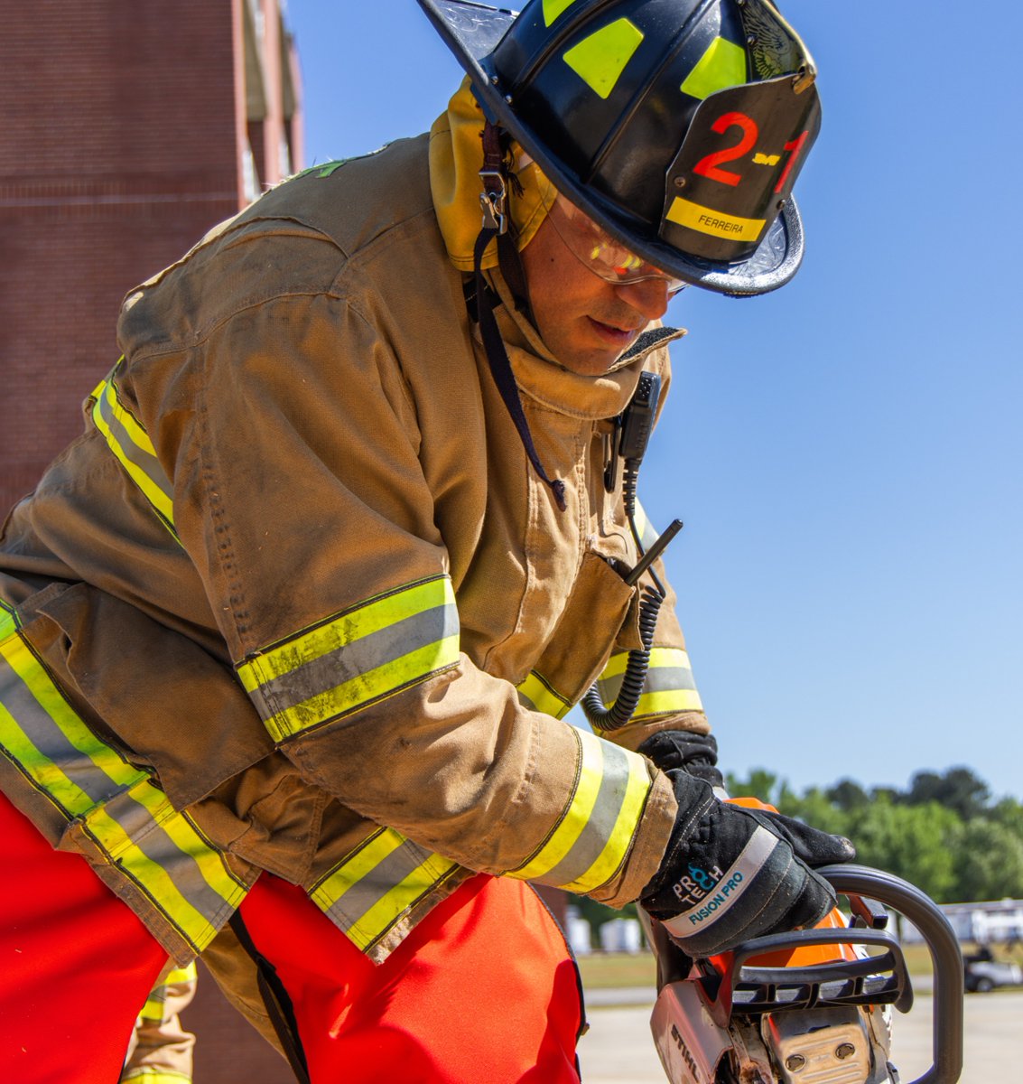 SCStateFire's tweet image. Roof ventilation is crucial yet dangerous. It clears toxic smoke and heat, making operations safer for crew members and giving trapped victims more time. 

Our #SCStateFire #recruits train in ventilation techniques to be ready for emergencies #wheneverysecondcounts.