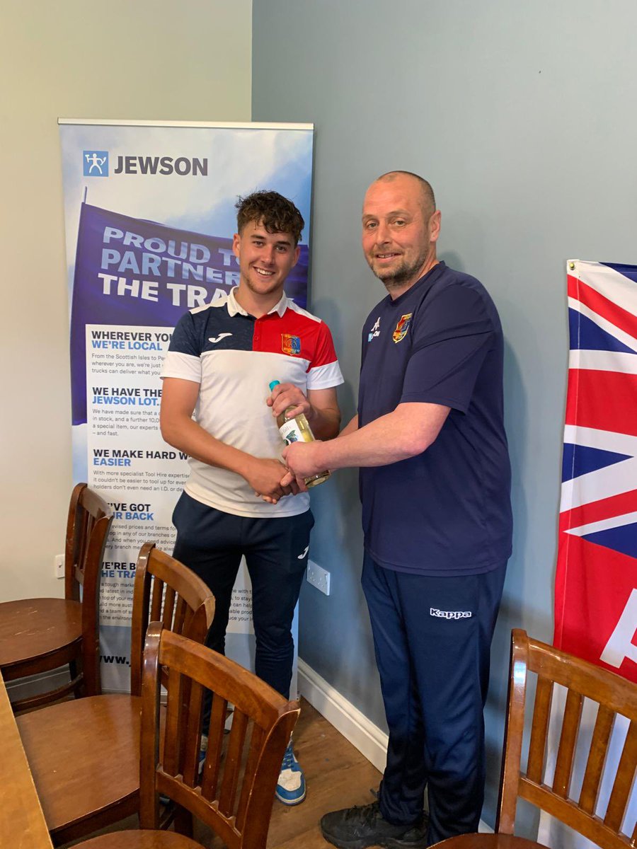 MendipBroadwalk's tweet photo. 🔴🔵

A controlled performance today from the lads. 

Lead 0-1 through a Jack Cousins header ⚽️. 

And scored 3 more in the second half with goals from Dylan Whittle ⚽️, Jack Medj ⚽️ &amp; Jack Hagget ⚽️

MOM - Elliot Moore. 

@AvonmouthFC superb hospitality 👌

#1MoreToGo. https://t.co/2900LlLLMr