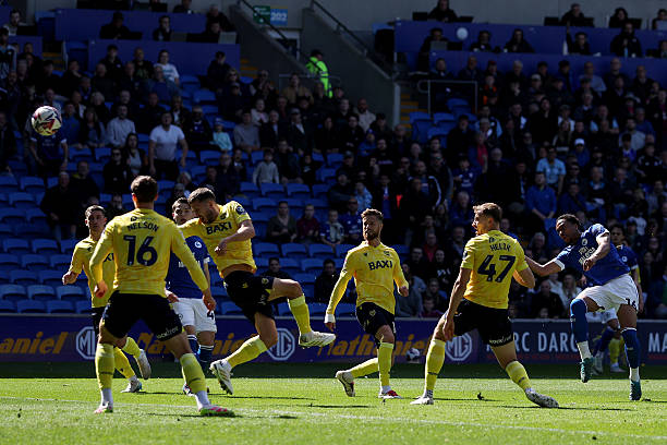 🦊💎Ben Nelson jugó como un autentico guerrero ante Cardiff.
Completó 10 despejes!!
2 tiros bloqueados
3 entradas
2 intercepciones.
Impasable por arriba, gran exhibición del central de #LCFC 💪