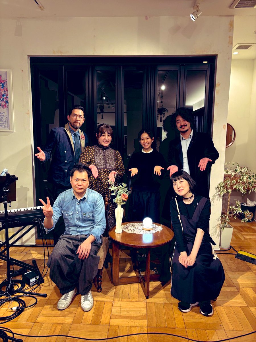 mitsuoYoshihara's tweet photo. カフェドシャモニ❌響人
「リーディングトークショー」
〜お月さまへようこそ〜

無事に終演しました〜
ご来場の皆皆様…本当に感謝です🙏
また、必ず… https://t.co/IkvVhGkiCk