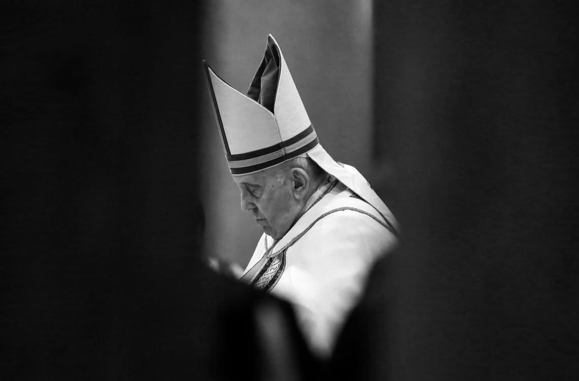 Pápež František, odpočívajte v pokoji🙏 Ľudia odchádzajú, posolstvo však zostáva 🕊 Dúfam, že s novým pápežom získa kresťanstvo ďalšiu vlnu energie potrebnú na ochranu skutočných a podstatných hodnôt aj v dnešnom modernom svete ❤️