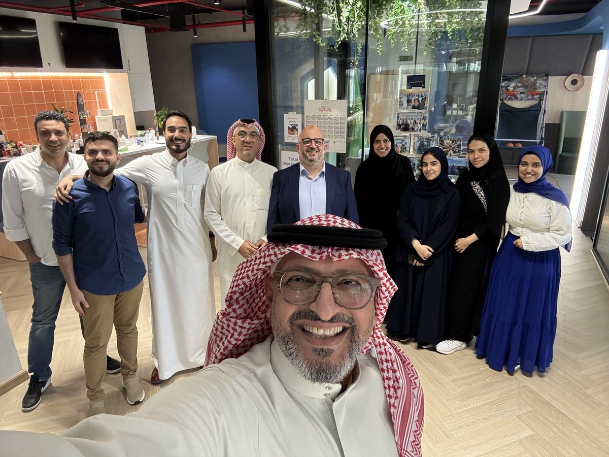 Kais Al Essa قيس العيسى (@kaisalessa) on Twitter photo سعيد بزيارة شركة <a href="/QuantumsSa/">Quantum Platform</a> في جدة والاطلاع على اخر انجازات الشركة وقيادتها لمجال رقمنة الاعلانات التجارية بطرق ذكية ومبتكرة وبفريق مميز بقيادة كل من عمر ملائكه و سارة بن لادن. سعيد بزيارة شركة <a href="/QuantumsSa/">Quantum Platform</a> في جدة والاطلاع على اخر انجازات الشركة وقيادتها لمجال رقمنة الاعلانات التجارية بطرق ذكية ومبتكرة وبفريق مميز بقيادة كل من عمر ملائكه و سارة بن لادن.