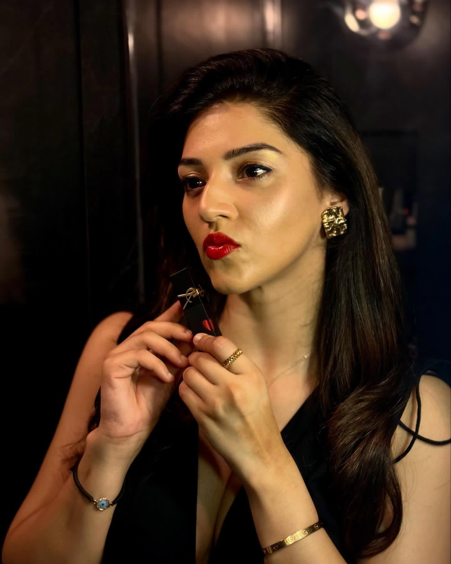 GpEkFJCbYAA1bwh?format=jpg&name=large