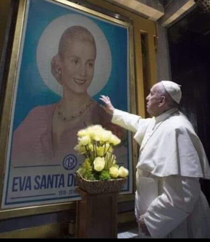Que en paz descanses Francisco, el Argentino que puso en una agenda conservadora la palabras JUSTICIA SOCIAL e IGUALDAD. Lamentamos la perdida de un papa que habló de humanismo y amor al prójimo donde cada vez reina más el individualismo.
