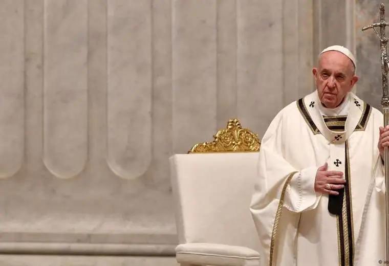 El Santo Padre #Francisco ha partido a la Casa del Padre.

Nos sumamos al duelo universal que nos hoy aflige a todos nosotros, los católicos. 

Elevamos nuestras plegarias al creador por el reposo eterno de su alma.

#QEPD
#22Jun