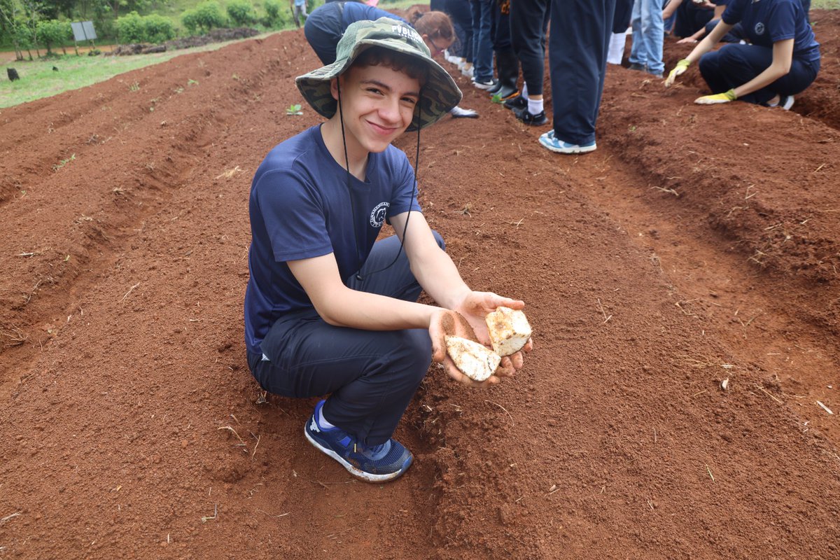 El Patronato de Nutrición agradece a los estudiantes y docentes de Panamerican School por sumarse a nuestra labor de Impactar Vidas a través del Programa de Producción Sostenible de Alimentos 🌱 
Labor Social en la Granja Las Lajas en Capira.
@panamericanschoolpanama