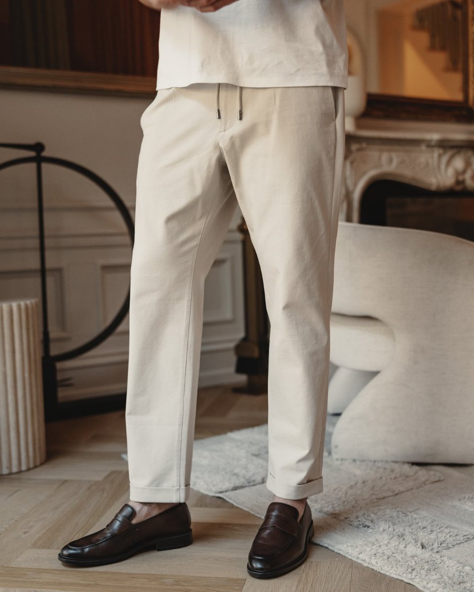 cutsclothing's tweet image. Some people visit the city. Others become it. Meet the SoHo Collection, crafted for those who thrive on the energy of the city. Smart silhouettes crafted in comfortable fabrics. cutsclothing.com/pages/soho-col…