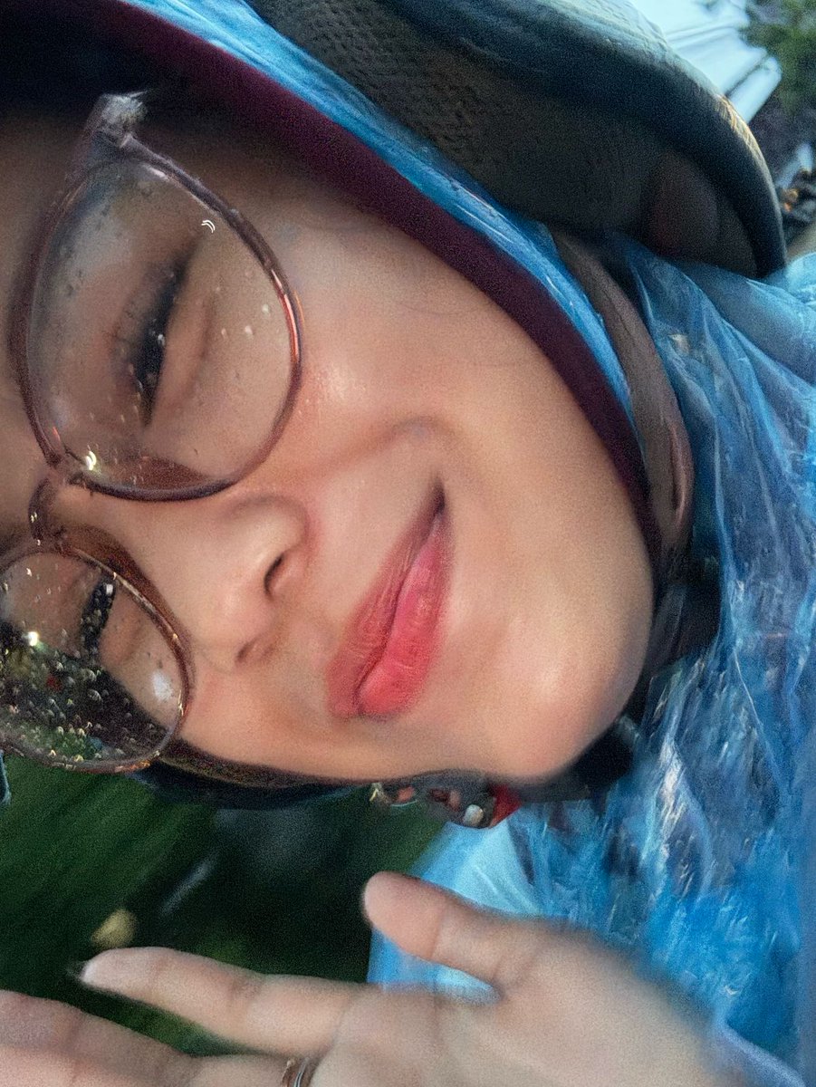 hypergirlxse's tweet photo. tadii hujan hujanan basah nyaa same ke dalem https://t.co/kXknstTBUo