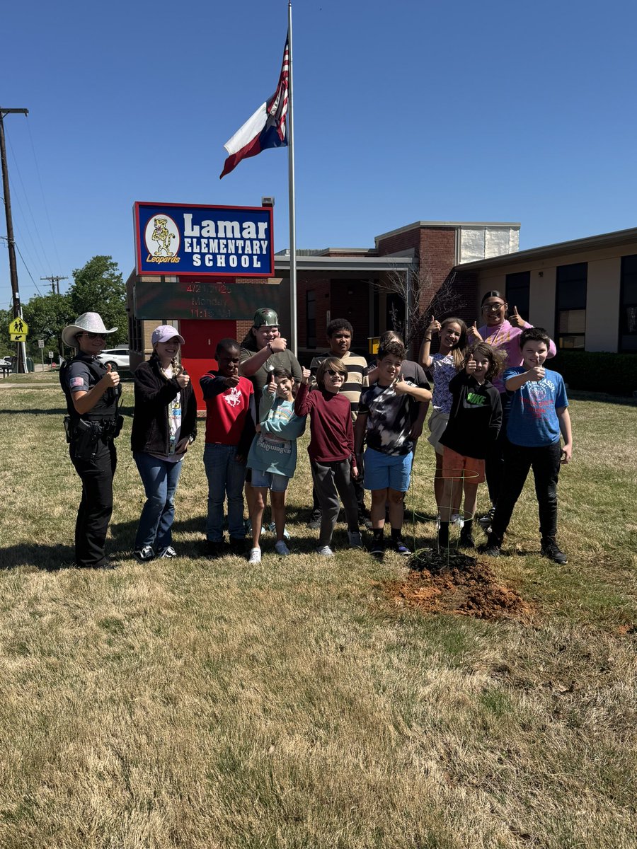 Shonda Cannon (@disddirector) on Twitter photo Kaide has spent the year researching the Black Oak under the leadership of <a href="/HenriannCatteau/">Henriann Catteau</a>. Today I was honored to hear some of his research & witness his culminating project of planting one in front of Lamar Elementary. Thanks to our DISD Grounds Crew for your support! Kaide has spent the year researching the Black Oak under the leadership of <a href="/HenriannCatteau/">Henriann Catteau</a>. Today I was honored to hear some of his research & witness his culminating project of planting one in front of Lamar Elementary. Thanks to our DISD Grounds Crew for your support!