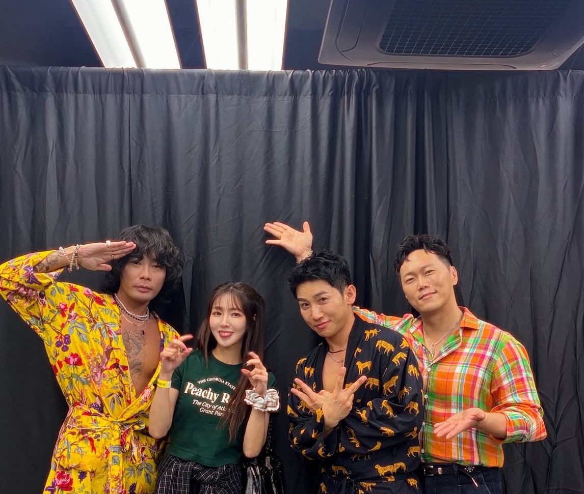 fiestar_updates's tweet photo. [instagram, 250421] Yel (Hyemi) attended a concert for the duo UV! She shared some photos and videos from the show. https://t.co/O9YkzJKAz0