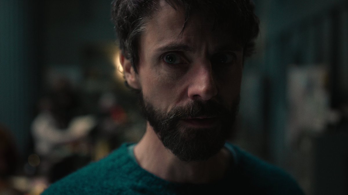 CrossoverSerie's tweet photo. Primeras imágenes de la serie #DeptQ, del creador de #GambitoDeDama
Carl Morck (Matthew Goode) es un detective impulsivo pero brillante que lidera una unidad de casos sin resolver en Edimburgo
Estreno el 29 de mayo en @NetflixES https://t.co/hMVXjNu1nx