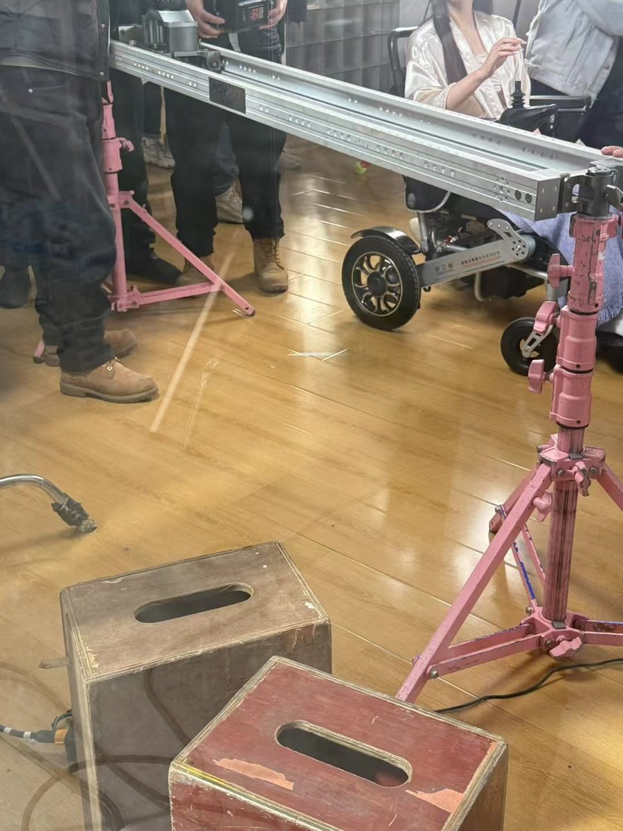 还是粉色比较猛男