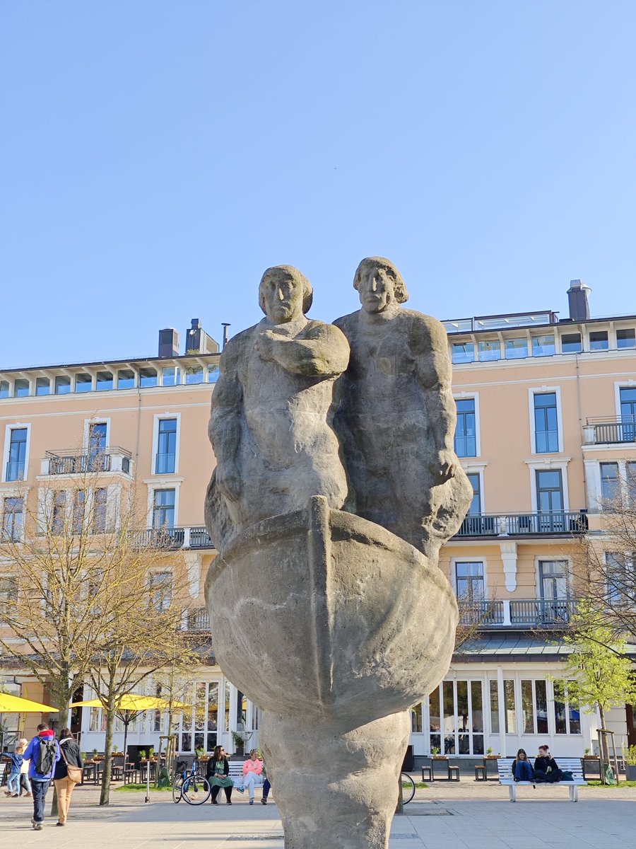 с Саньком (не геи)