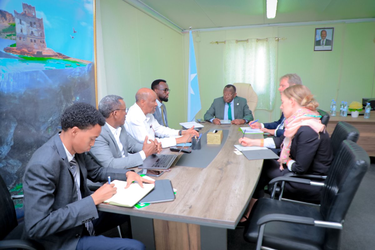 I had a productive meeting with H.E. Steen Sonne Andersen, the Danish Ambassador to Somalia. We explored ways to deepen our cooperation on climate action, including Denmark’s support through the World Bank and broader development efforts. 1/2