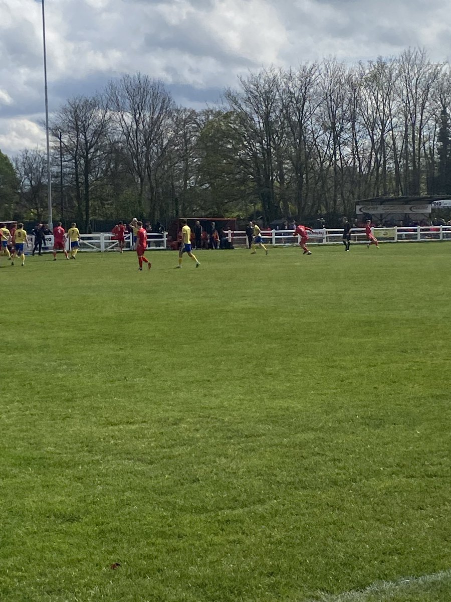 ElHalla's tweet image. Down watching @AthertonLRFC v @StaffordTown1st in the Edwards Case cup final, LR running out deserved 3-0 winners to make it a treble winning season. LR dominated from the off but didn’t take the lead until midway in the 2nd half. @NonLeagueHQ1 @NonLeagueCrowd