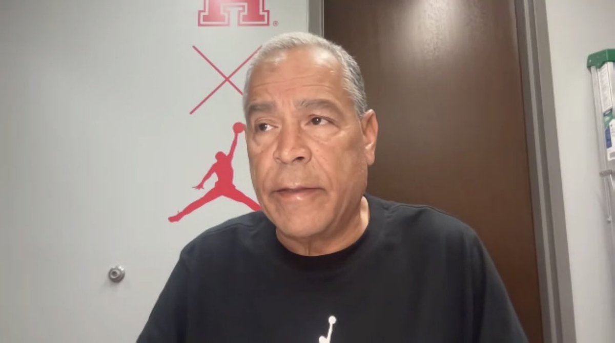 Kelvin Sampson made sure to take some time to thank Houston Cougar fans for their support throughout the season and in their Final Four run. 

“The space was just draped with Cougars fans. That just makes our fans feel good.

Man, our Cougar fans were everywhere.”